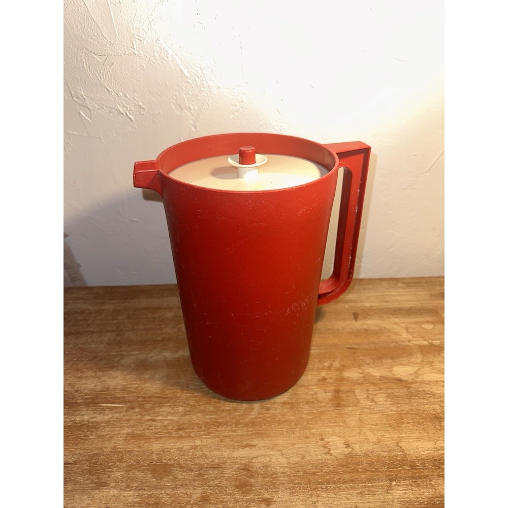 Vintage Tupperware RED Pitcher 2 Quart 1676 Push Button Lid RETRO Kitchenware